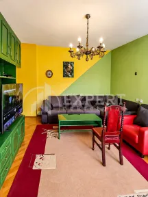Trosoban stan, centar, 2. sprat, cg, lift,Hitna prodaja