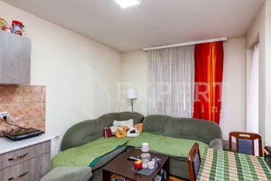 Na prodaju jednoiposoban stan, 33 m²